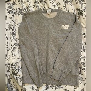 New Balance heathered gray crewneck